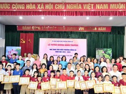 Tuyên dương học sinh tiêu biểu phường Hồng Hà năm học 2025 – 2026: Lan tỏa tinh thần hiếu học và khát vọng vươn lên