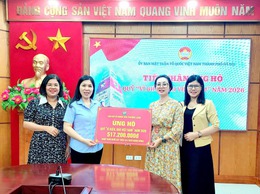 UỶ BAN MẶT TRẬN TỔ QUỐC VIỆT NAM PHƯỜNG LÁNG TRAO TẶNG KINH PHÍ ỦNG HỘ QUỸ “VÌ BIỂN, ĐẢO VIỆT NAM” NĂM 2026