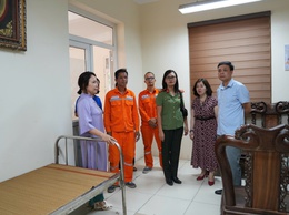 Đoàn kiểm tra công tác chuẩn bị cơ sở vật chất cho kỳ thi tuyển sinh năm 2026 tại các điểm thi trên địa bàn xã