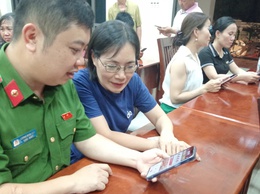 xã Bất Bạt tích cực hưởng ứng chiến dịch hỗ trợ tích hợp VNeID và chữ ký số công cộng
