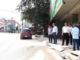 Dân Hòa quyết tâm thảm nhựa xong trục đường Dốc Mọc – Trường Xuân trước 30/5