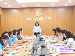 Hội Liên hiệp phụ nữ Thành phố Hà Nội kiểm tra việc thực hiện Điều lệ Hội tại Hội LHPN phường Long Biên