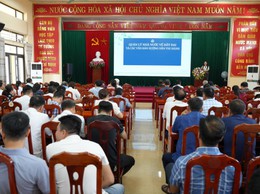Gần 100 cán bộ xã Thanh Oai được tập huấn công tác quản lý đất đai, trật tự xây dựng