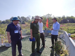 Xã Đoài Phương kiểm tra việc khai thác mặt nước hồ Đồng Mô