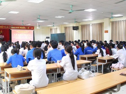 Xuân Mai 34 học sinh THPT tham gia lớp khai giảng lớp bồi dưỡng nhận thức về Đảng năm 2026