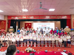 Phường Xuân Phương tuyên dương, khen thưởng học sinh tiêu biểu năm học 2025 - 2026