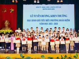 LỄ TUYÊN DƯƠNG HỌC SINH GIỎI TIÊU BIỂU PHƯỜNG HOÀN KIẾM: KHẲNG ĐỊNH CHẤT LƯỢNG GIÁO DỤC TOÀN DIỆN TRONG THỜI KỲ CHUYỂN ĐỔI SỐ