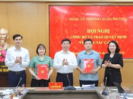 Đảng ủy phường Xuân Phương công bố và trao quyết định biệt phái cán bộ phục vụ công tác giải phóng mặt bằng
