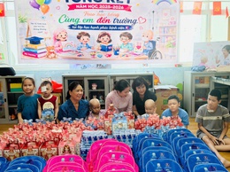 “LỚP HỌC HẠNH PHÚC” CHẮP CÁNH YÊU THƯƠNG, 
TIẾP THÊM NGHỊ LỰC CHO BỆNH NHI