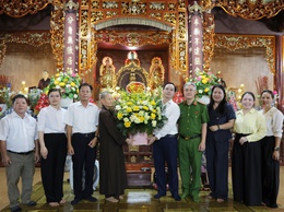 Đồng chí Trịnh Tiến Tường - Bí thư Đảng ủy, Chủ tịch HĐND xã Phú Nghĩa thăm, chúc mừng tăng ni, phật tử chùa Nghĩa Hảo và chùa Nghiêm Quang nhân dịp Đại lễ Phật đản Phật lịch 2570- Dương lịch 2026