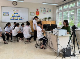 Công an xã Thư Lâm tổ chức cấp căn cước lưu động tại các trường học trên địa bàn xã