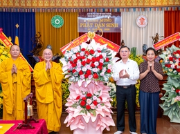 Lãnh đạo Đảng ủy, HĐND, UBND, UBMTTQ xã Mỹ Đức dự Đại lễ Phật đản Phật lịch 2570 tại chùa Diên Khánh, thôn Văn Giang, xã Mỹ Đức