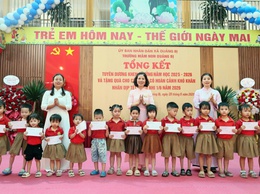 Trường Mầm non Quảng Bị tổng kết năm học 2025-2026 và tặng quà cho học sinh có hoàn cảnh khó khăn nhân dịp Quốc tế Thiếu nhi 1/6