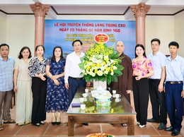 Đồng chí Chủ tịch UBND xã Phú Nghĩa thăm, chúc mừng Đại lễ Phật đản Phật lịch 2570 - Dương lịch 2026