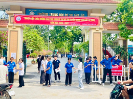 1.866 thí sinh làm thủ tục thi vào lớp 10 THPT công lập tại 4 điểm thi trên địa bàn xã Ô Diên