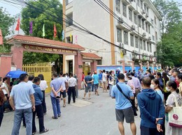 2.446 thí sinh làm thủ tục dự thi lớp 10 THPT công lập tại 3 điểm thi trên địa bàn phường Dương Nội