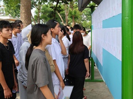 Trường THPT Tự Lập nghiêm túc, an toàn trong ngày đầu làm thủ tục kỳ thi tuyển sinh vào lớp 10