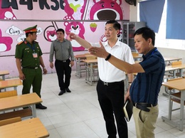 ĐỒNG CHÍ ĐINH HỮU BÌNH, PHÓ BÍ THƯ ĐẢNG ỦY, CHỦ TỊCH UBND XÃ DÂN HÒA ĐÃ ĐI KHẢO SÁT THỰC TẾ, KIỂM TRA CÔNG TÁC CHUẨN BỊ TỔ CHỨC KỲ THI TUYỂN SINH VÀO LỚP 10 NĂM HỌC 2026–2027 TẠI ĐIỂM THI TRƯỜNG THPT NGUYỄN DU