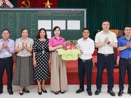 Lãnh đạo xã Đại Xuyên thăm, động viên Hội đồng thi tuyển sinh vào lớp 10 THPT năm học 2026 – 2027 