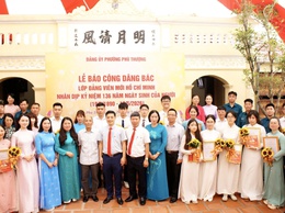 Đảng bộ Phường Phú Thượng tổ chức Lễ báo công dâng Bác và trao quyết định kết nạp đảng viên mới nhân dịp kỷ niệm 136 năm Ngày sinh Chủ tịch Hồ Chí Minh