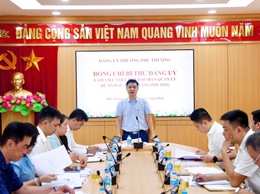Đồng chí Bí thư Đảng ủy phường làm việc với Ban Quản lý dự án đầu tư – hạ tầng phường Phú Thượng
