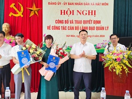 Xã Hát Môn công bố Trao Quyết định bổ nhiệm  lãnh đạo quản lý Trạm Y tế xã