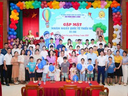 VĂN PHÒNG HĐND VÀ UBND XÃ QUỐC OAI TỔ CHỨC GẶP MẶT NHÂN DỊP QUỐC TẾ THIẾU NHI 1/6