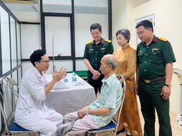 UBND PHƯỜNG PHƯƠNG LIỆT PHỐI HỢP TỔ CHỨC CHƯƠNG TRÌNH KHÁM BỆNH, CẤP THUỐC MIỄN PHÍ VÀ TẶNG QUÀ CHO CÁC GIA ĐÌNH CHÍNH SÁCH, NGƯỜI CÓ CÔNG