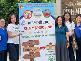 Phụ huynh Hà Nội được đón tiếp ở “phòng chờ đặc biệt” trong ngày con thi vào lớp 10