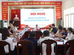 Lãnh đạo UBND xã làm việc với Trung tâm Dịch vụ tổng hợp về tình hình thực hiện nhiệm vụ của đơn vị
