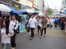 Ngày đầu kỳ thi tuyển sinh vào lớp 10 tại điểm thi Trường THPT Phú Xuyên A diễn ra an toàn, đúng quy chế