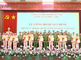 Công an xã Phúc Thọ công bố Quyết định thăng cấp bậc hàm, nâng bậc lương cho cán bộ, chiến sĩ đến niên hạn