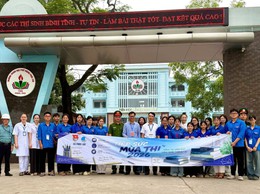 Đồng chí Phó Chủ tịch Thường trực UBND xã Đinh Xuân Hanh thăm, động viên tại các điểm thi vào lớp 10 THPT năm học 2026–2027 trên địa bàn xã