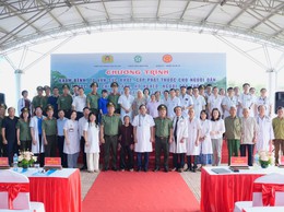 CÔNG AN THÀNH PHỐ HÀ NỘI PHỐI HỢP BỆNH VIỆN BẠCH MAI TỔ CHỨC KHÁM BỆNH, TƯ VẤN SỨC KHỎE, CẤP PHÁT THUỐC MIỄN PHÍ CHO NHÂN DÂN XÃ BA VÌ