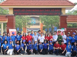 Lãnh đạo xã Đại Xuyên kiểm tra, động viên Hội đồng thi và các lực lượng hỗ trợ kỳ thi tuyển sinh vào lớp 10 THPT năm học 2026-2027