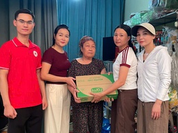 HỘI CHỮ THẬP ĐỎ XÃ TRẦN PHÚ PHỐI KẾT HỢP VỚI HỘI TIỆN NGUYỆN HẠNH HỮU VĂN THĂM VÀ TẶNG QUÀ CÁC HỘ GIA ĐÌNH CÓ HOÀN CẢNH KHÓ KHĂN
