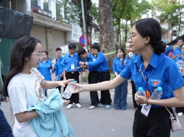 Các thí sinh bước vào môn thi cuối của kỳ thi lớp 10 THPT năm 2026