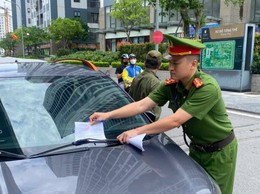 TĂNG CƯỜNG NHẮC NHỞ, XỬ LÝ VI PHẠM DỪNG, ĐỖ XE TẠI KHU ĐÔ THỊ 