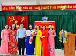 Chi bộ Trường Mầm non Thượng Vực tổ chức Lễ kết nạp Đảng viên cho quần chúng ưu tú Ngô Huyền My