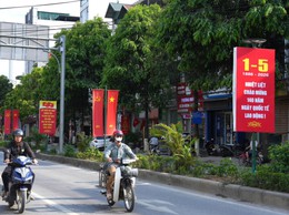 XÃ THANH OAI RỰC RỠ CỜ HOA CHÀO MỪNG NGÀY 30/4 VÀ 1/5