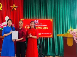Chi bộ Trường Mầm non Phú Nam An tổ chức Lễ kết nạp Đảng viên cho hai quần chúng ưu tú 