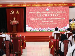 Xã Ba Vì: Tổ chức lễ chào cờ, triển khai nhiệm vụ tháng 5 và phát động ủng hộ Quỹ “Vì biển, đảo Việt Nam” năm 2026