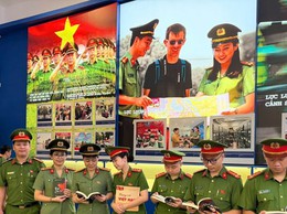 Công an phường Ô Chợ Dừa tri ân các thế hệ đi trước