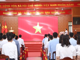 Đảng ủy- HĐND - UBND – UB MTTQ Việt Nam xã Bất Bạt  tổ chức lễ chào cờ và sinh hoạt chính trị dưới cờ