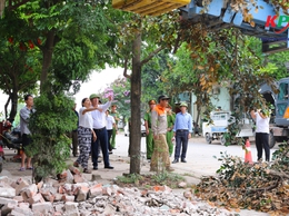 Xã Kiều Phú ra quân giải tỏa hành lang an toàn giao thông, bảo đảm trật tự ATGT