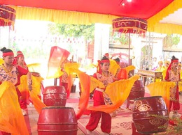 Rộn ràng không khí khai mạc lễ hội truyền thống thôn Võng Nội