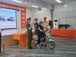 Cổng trường an toàn giao thông - từ quản lý trật tự đến hình thành văn hóa ứng xử