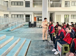 Công an phường Yên Sở phối hợp tổ chức tập huấn kỹ năng lái xe máy an toàn cho học sinh năm học 2025–2026