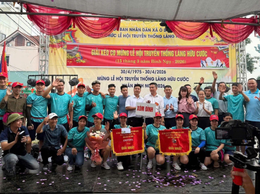 Ban tổ chức lễ hội Đình Làng Hữu Cước tổ chức giải kéo co chào mừng lễ hội Làng