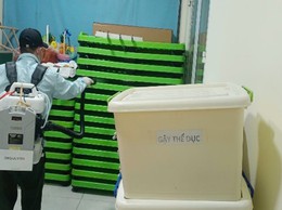 Trường mầm non Tân Mai tổ chức phun thuốc muỗi định kì năm học 2025 - 2026
